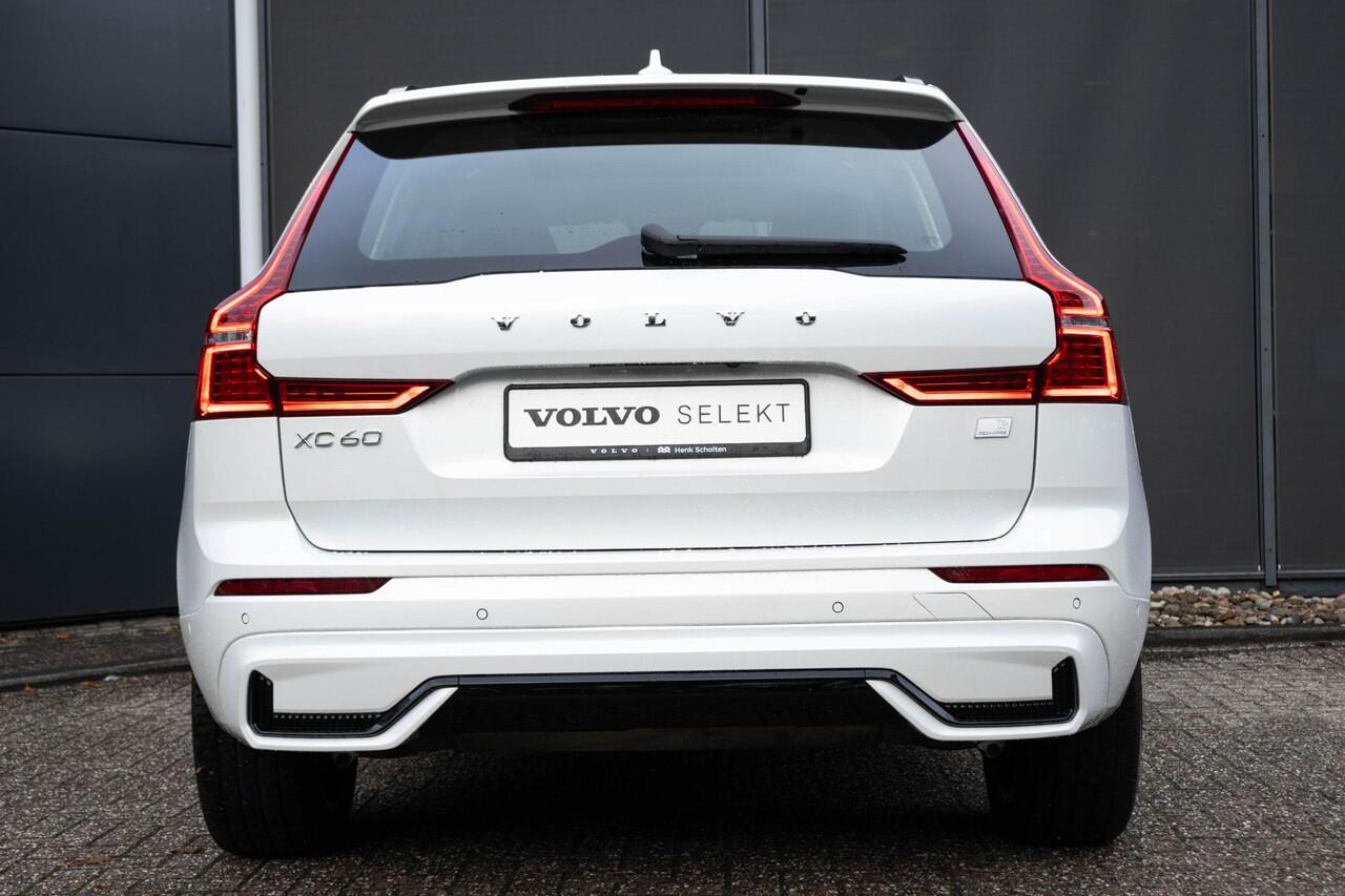 Volvo XC60 T6 AWD Automaat Ultimate Dark | Premium audio by Harman Kardon | Panoramadak met schuif-/kantelfunctie | Trekhaak semi-elektrisch | Verwarmbare Voor- En Achterstoelen | Verwarmbaar stuurwiel | 360 Graden Camera | Apple Carplay/Android Auto | Adaptieve 