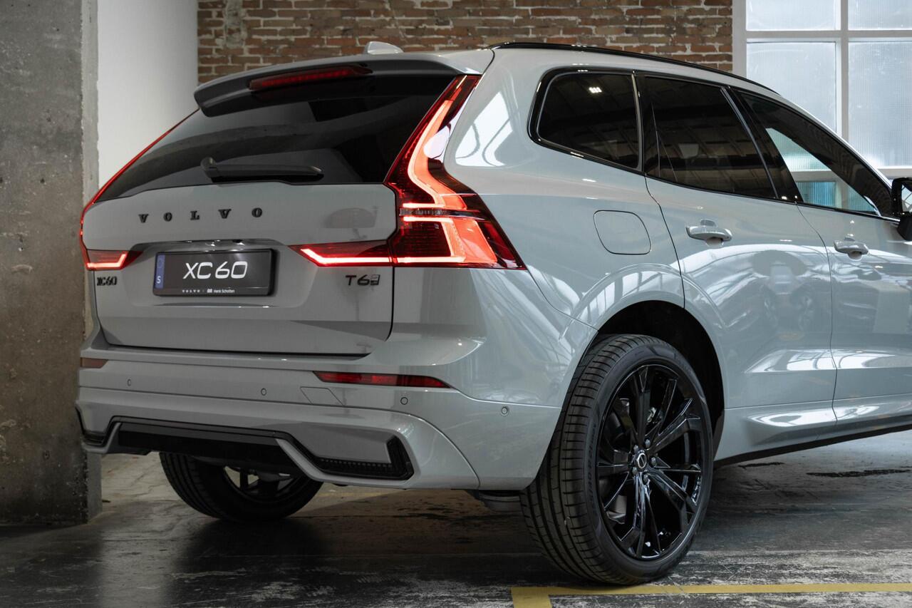 Volvo XC60 2.0 T6 Plug-in hybrid AWD Plus Black Edition | Verwacht Nov. 2025 | Luchtvering | 360º Camera | Schuif/Kantel-Panoramadak | Head-Up Display | 21" Lichtmetalen Wielen | Donkergetint Glas |