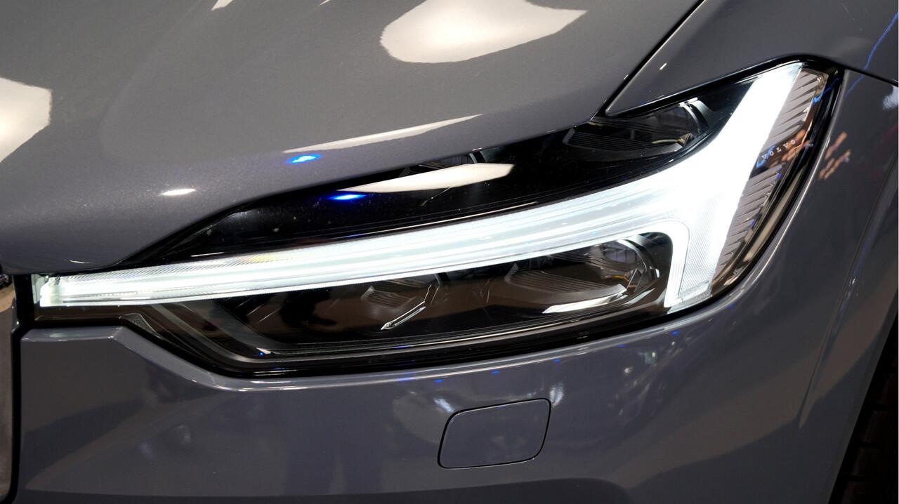 Volvo XC60 2.0 T6 AWD 250kW/340pk Aut8 Plug-in hybrid Inscription PANORAMADAK + HARMAN/KARDON + ADAPT.CRUISE + PILOT ASSIST + LANE ASSIST + 360 CAMERA + STOEL-&STUURVERWARMING + LANE ASSIST + GOOGLE DASH + PARKSENSOREN V&A + 21" LM-VELGEN!!