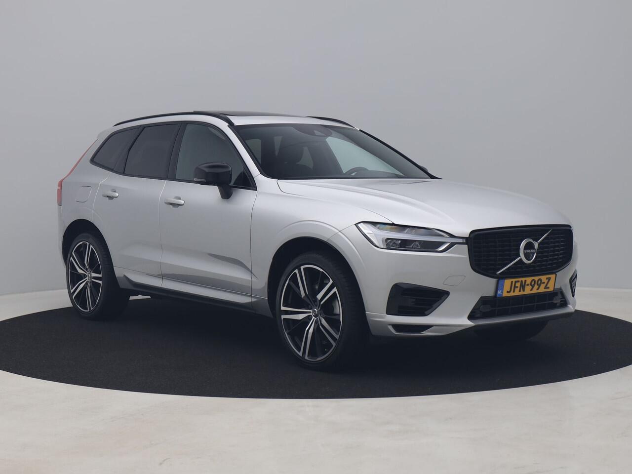 Volvo XC60 2.0 Recharge T6 AWD R-Design | PANO | 360° | HUD | H&K | ADAPTIVE | MEMORY | STOEL- EN STUURVERW.
