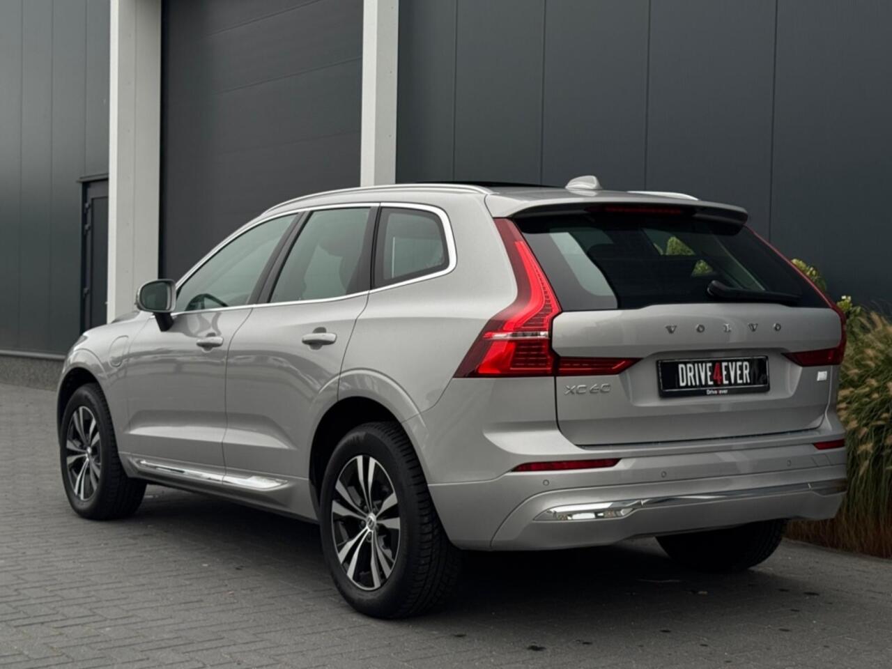 Volvo XC60 2.0 T6 AWD Inscr.Exp FULL PANO NAVI LEDER LED PDC