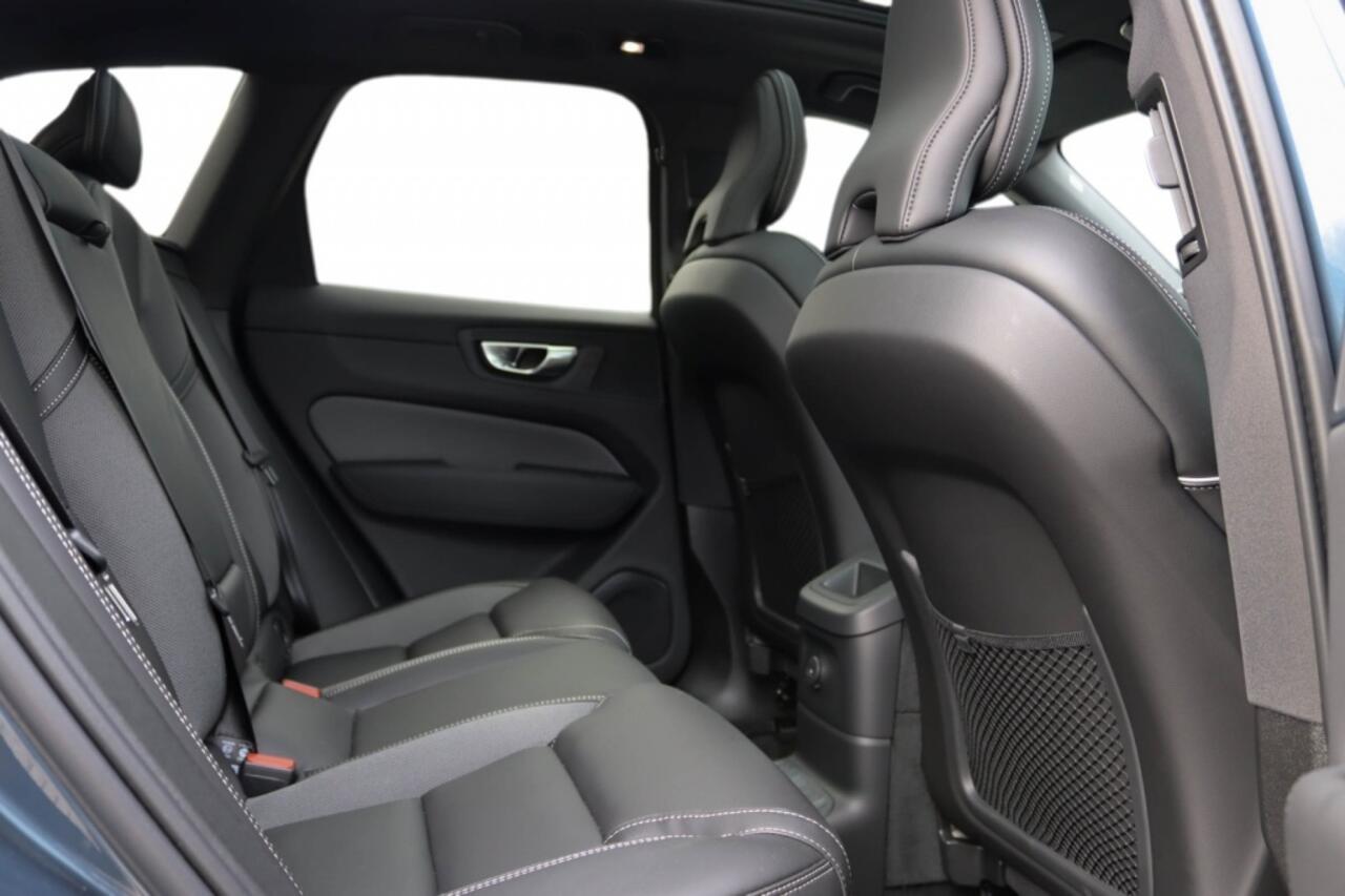 Volvo XC60 MY26 T6 Plus Black Edition Recharge Plug-In Hybrid AWD Pano l Lo