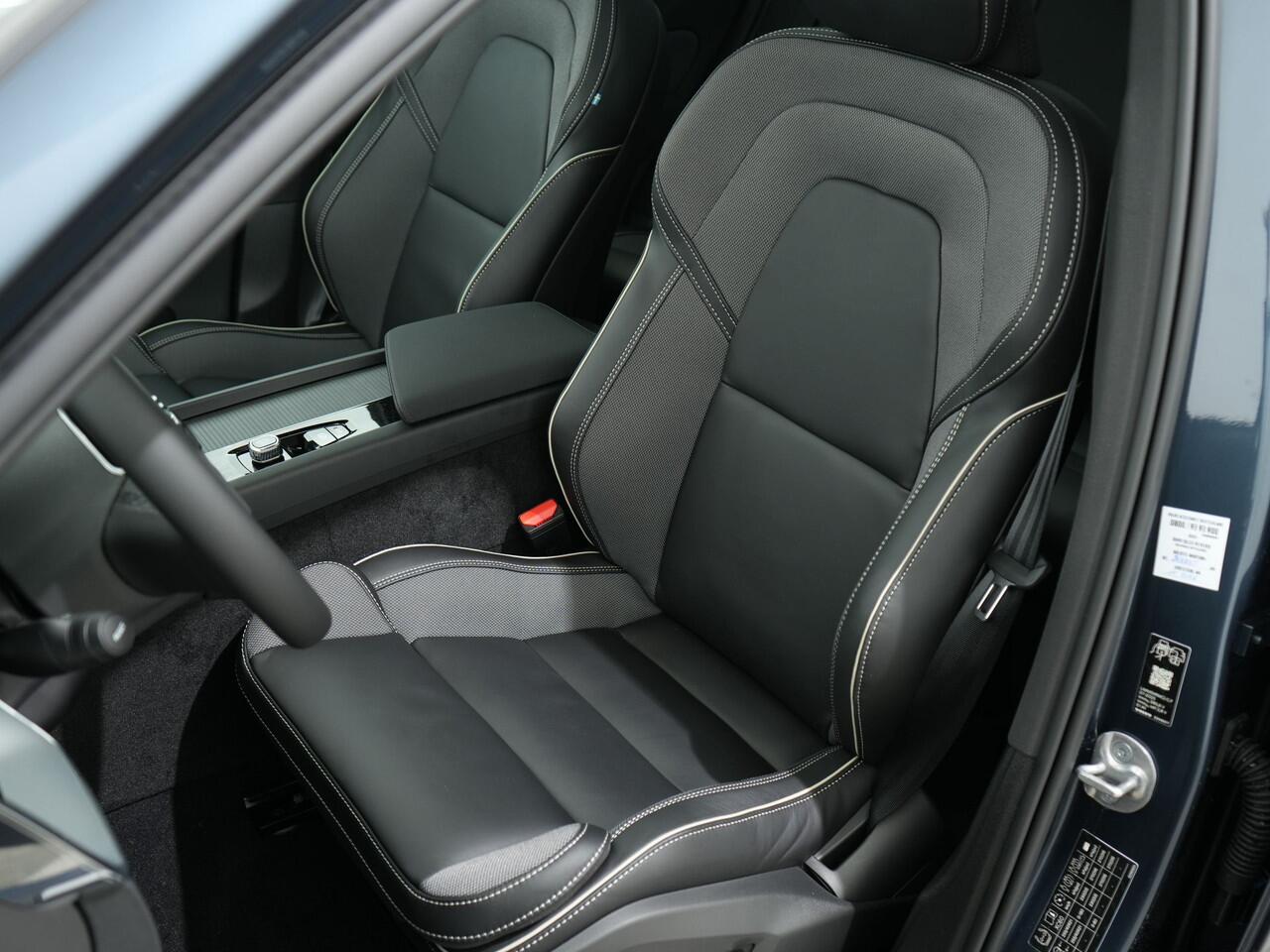 Volvo XC60 2.0 T8 RECHARGE AWD 455PK PLUS BLACK EDITION AUT8 MY26 | Facelift | Pilot Assist | Privacy Glass