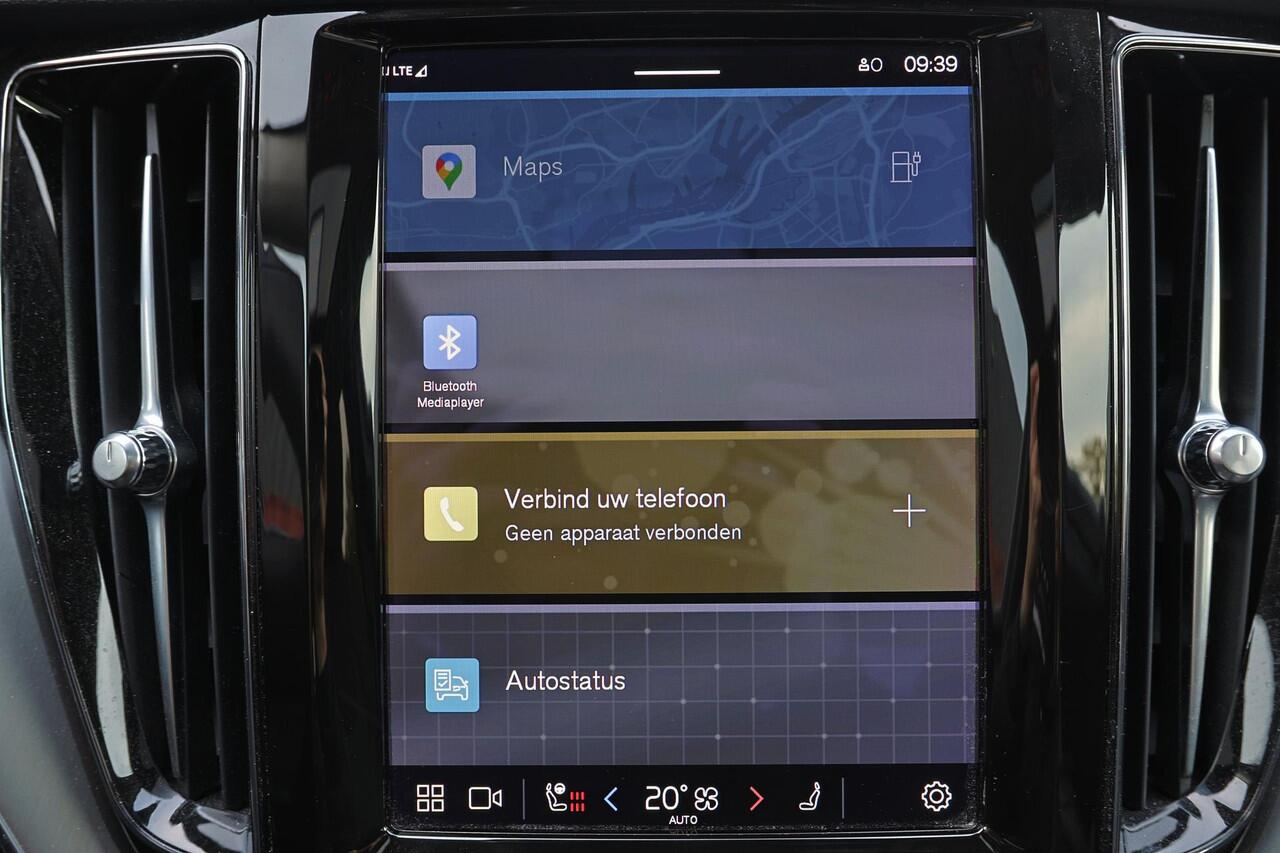 Volvo XC60 T6 Recharge AWD Core Bright - LONG RANGE - Panorama/schuifdak - IntelliSafe Assist & Surround - Adaptieve LED koplampen - Parkeercamera achter - Verwarmde voorstoelen, stuur & achterbank - Draadloze tel. lader - Standkachel - Extra getint glas - 18' LMV