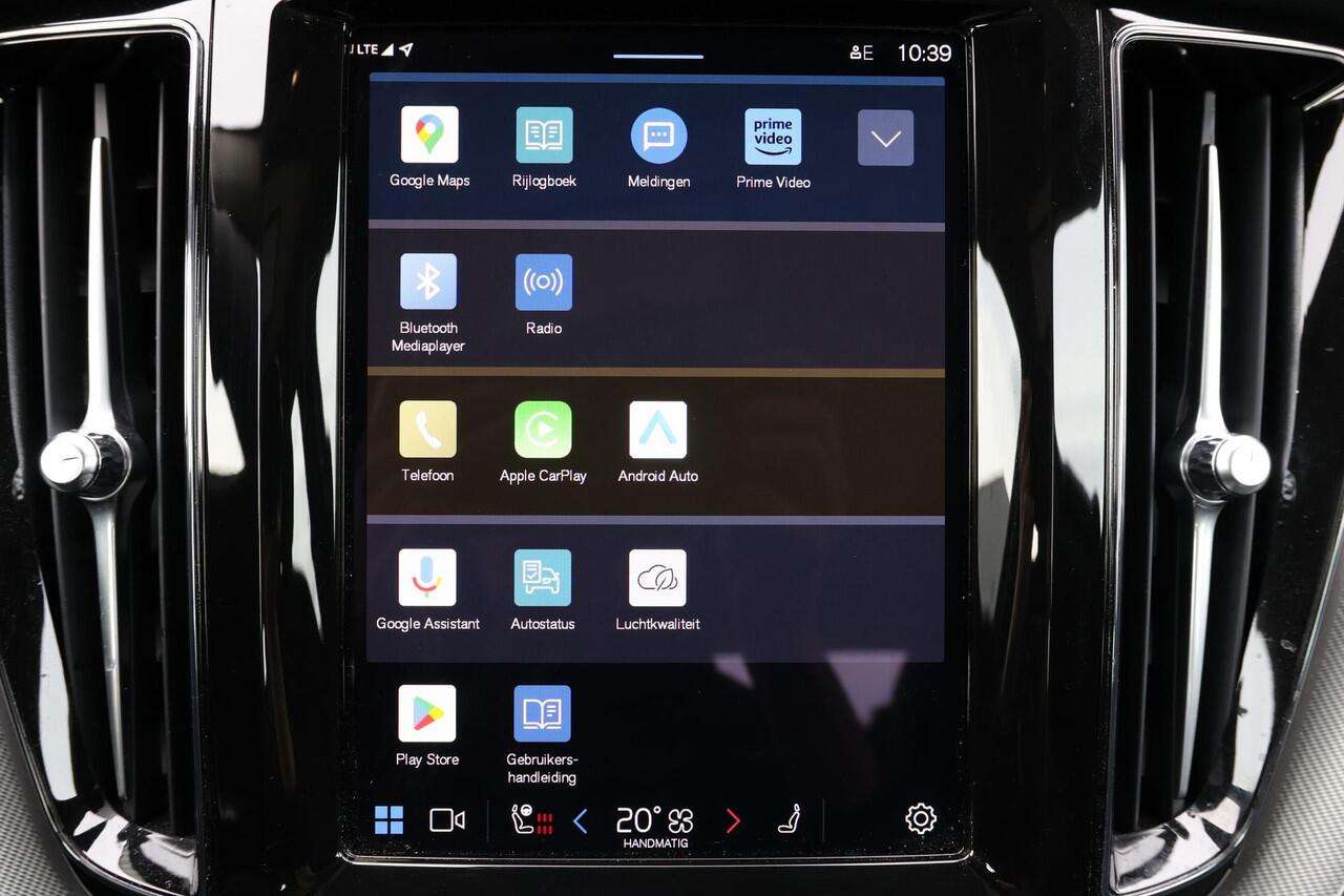 Volvo XC60 T6 Recharge AWD Ultra Dark - Panorama/schuifdak - IntelliSafe Assist & Surround - 360º Camera - Adaptieve LED koplampen - Verwarmde voorstoelen, stuur & achterbank - Elektr. bedienb. voorstoelen met geheugen - Head up display - Draadloze tel. lader - Elek