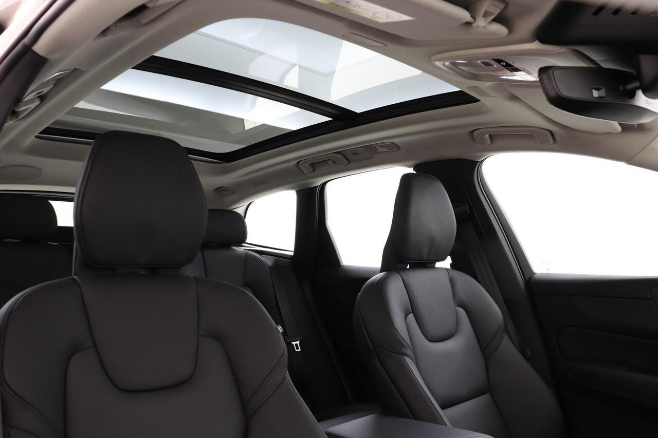 Volvo XC60 T6 PLUG-IN HYBRID AWD ULTRA DARK -PANO.DAK|HEAD-UP DISP.|360°CAM|TREKHAAK|HK-AUDIO