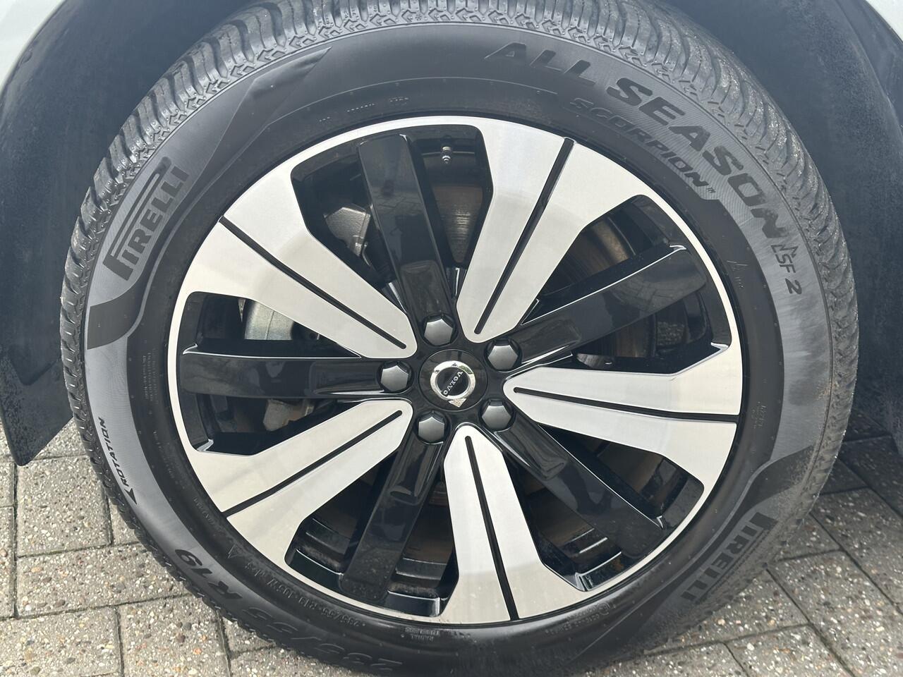 Volvo XC60 2.0 T6 Plug-in hybrid AWD Plus Dark Pano-Dak | 360-Camera | Adapt. LED | Stoel & Stuurverw. | Voorruit verw. | Harman Kardon