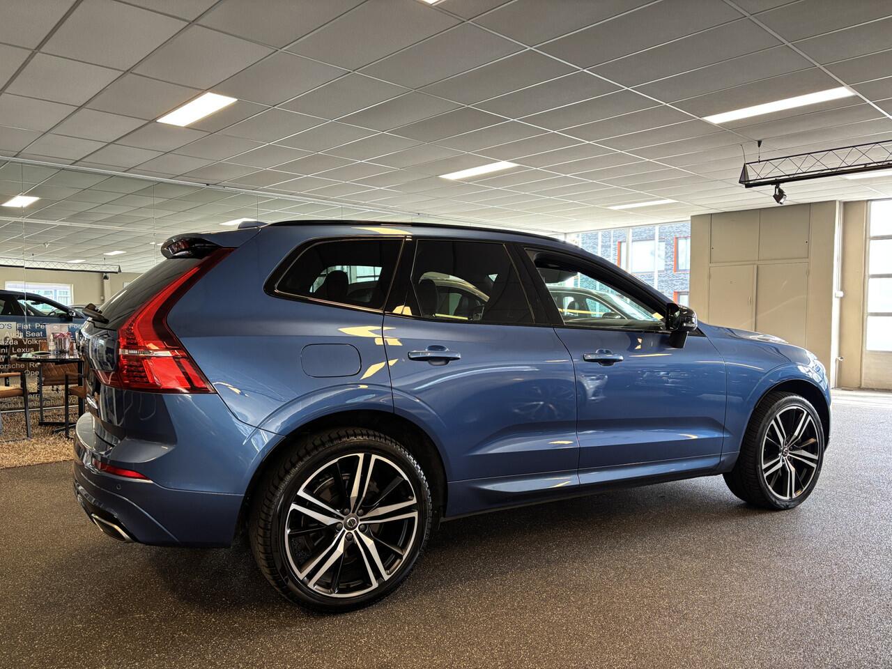 Volvo XC60 T8 Plug-In AWD R-Design / Panoramadak / Leer / Apple Carplay / Dab / HK / BLIS / Adapt cruise / Pilot ass / Stuur- en Stoelverw - Elek Trekhaak -