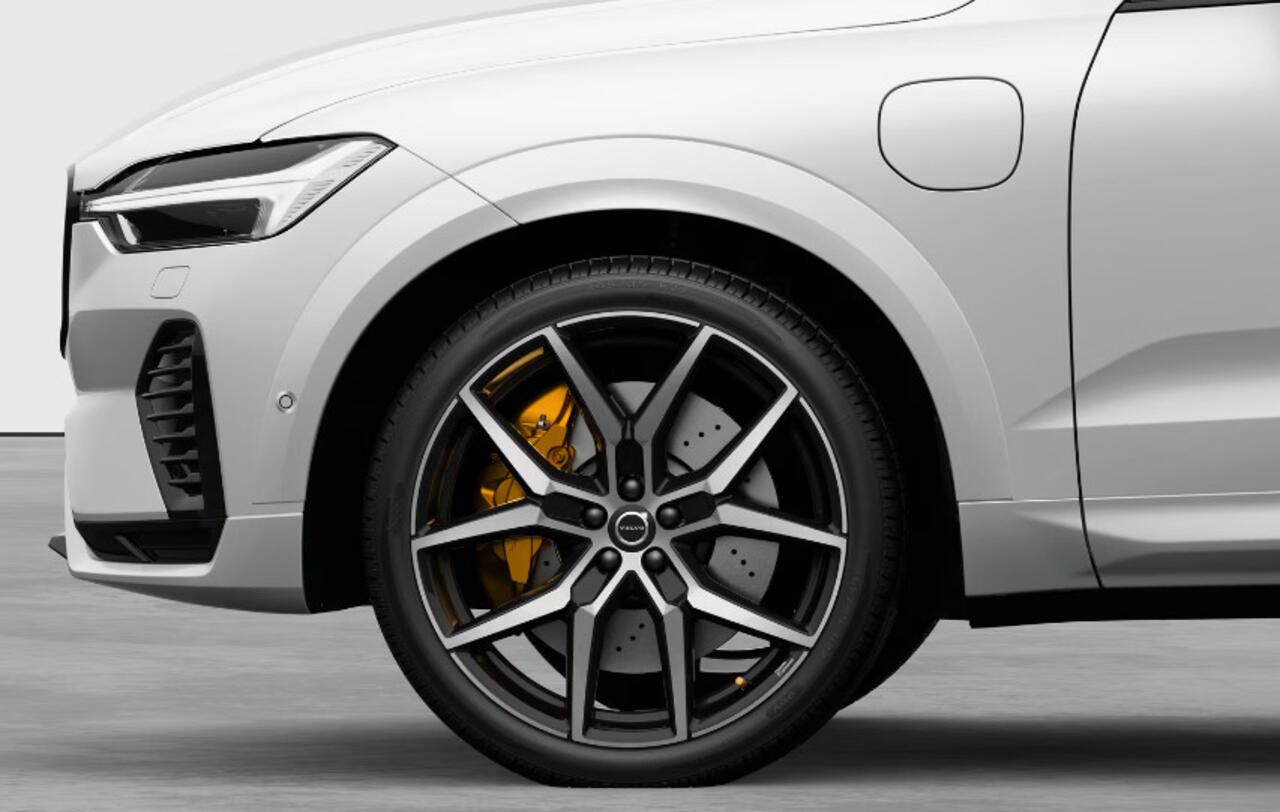 Volvo XC60 T8 455PK Automaat AWD Polestar Engineered Facelift / Bowers & Wilkins / Gelamineerde ramen / 22" velgen / Adaptieve koplampen / Elektrische stoelen / Ohlins dempers / Brembo remmen / BLIS / Adaptieve cruise control / Leder dashboard / Head up display