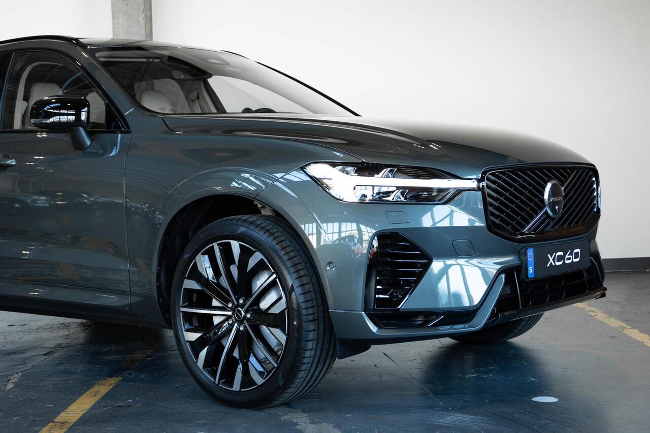 Volvo XC60 2.0 T6 Plug-in hybrid AWD Ultra Dark | Executive Line | Bowers & Wilkins | Luchtvering | Geventileerde Voorstoelen | Massagefunctie | 21" Lichtmetalen Wielen |