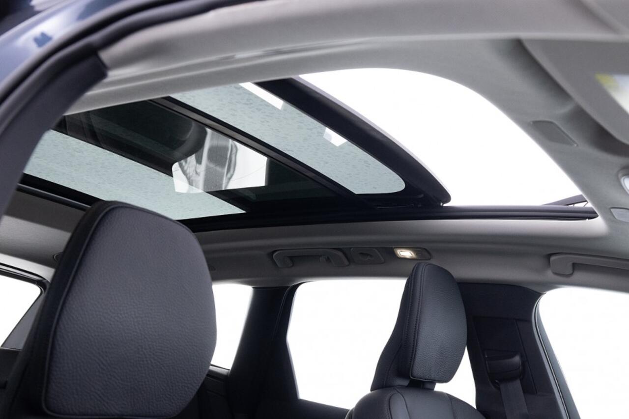 Volvo XC60 2.0 T8 Plug-in hybrid AWD Ultra Dark | LUCHTVERING ? 1e Eigenaar