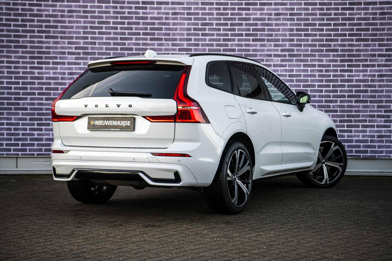 Volvo XC60 B5 Ultimate Dark | Trekhaak | Harman & Kardon | Stoel/stuur verwarming | Panorama dak | Adaptieve cruise control | Elektrisch verstelbare voorstoelen met memory |