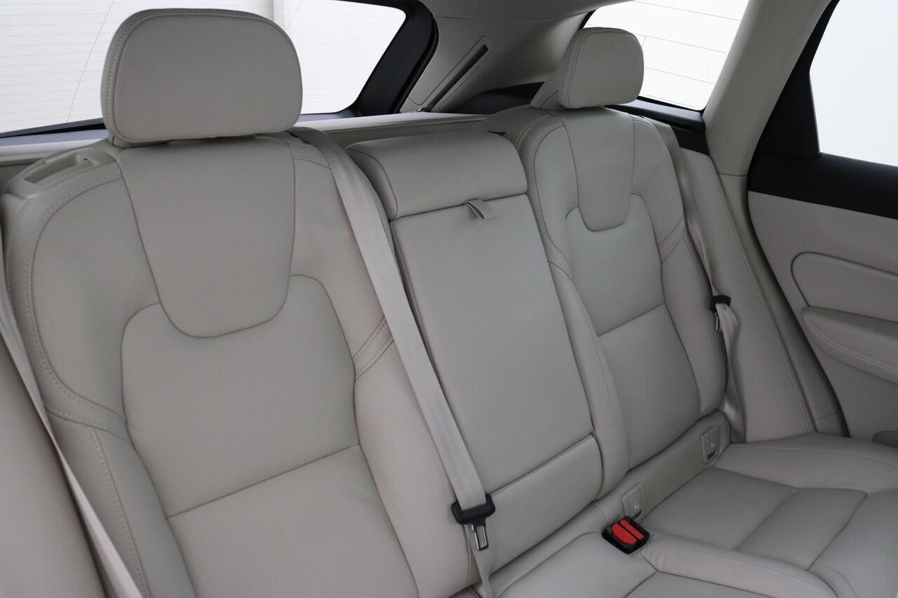 Volvo XC60 T6 PLUG-IN HYBRID AWD ULTRA DARK -PANO.DAK|BOWERS&WILKINS|GEVENT.LEDER+MASSAGE|360°CAM|TREKHAAK|22"