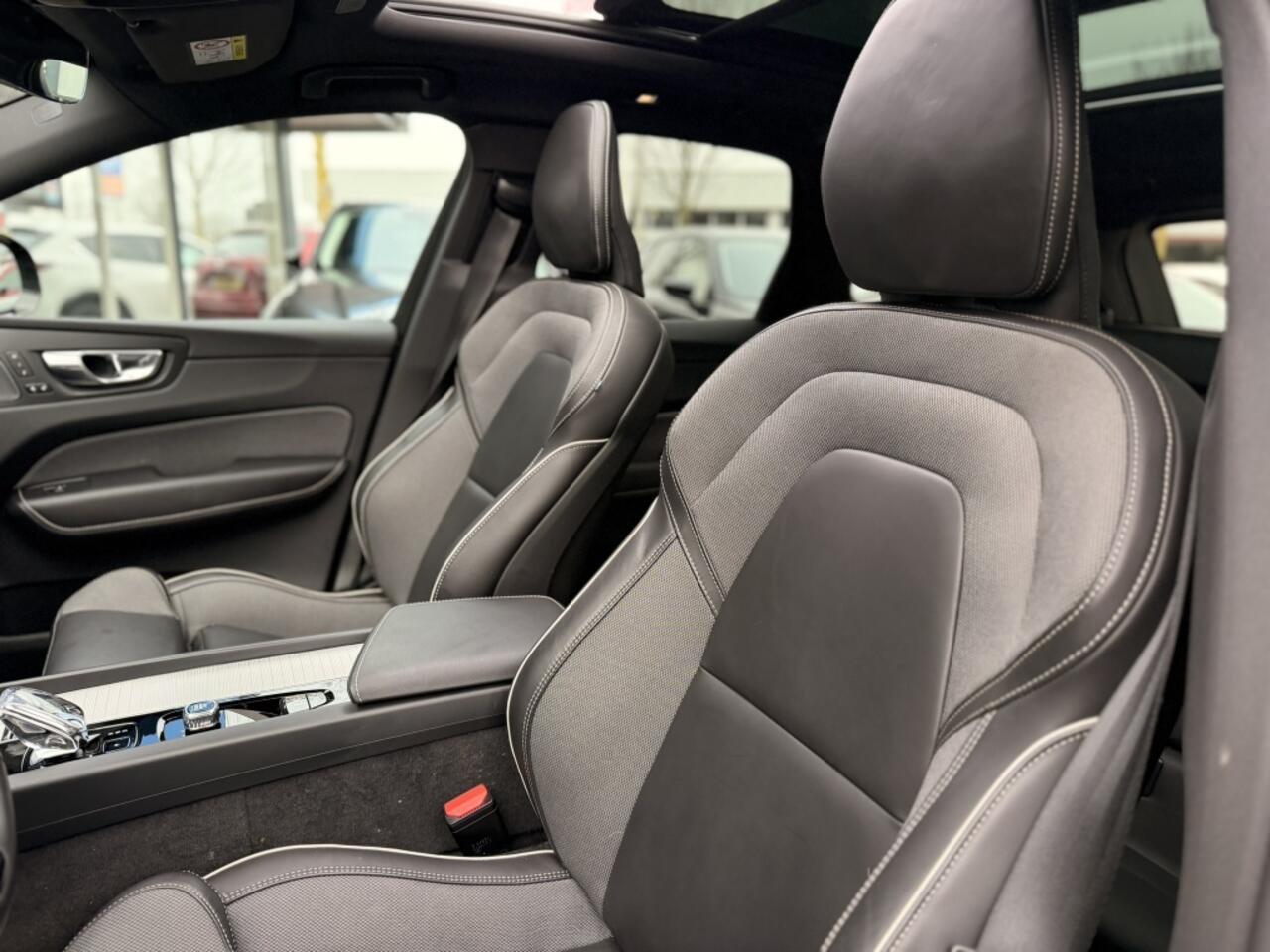 Volvo XC60 2.0 T6 AWD+ Black Edition | Panoramadak | 360 Camera | Carplay