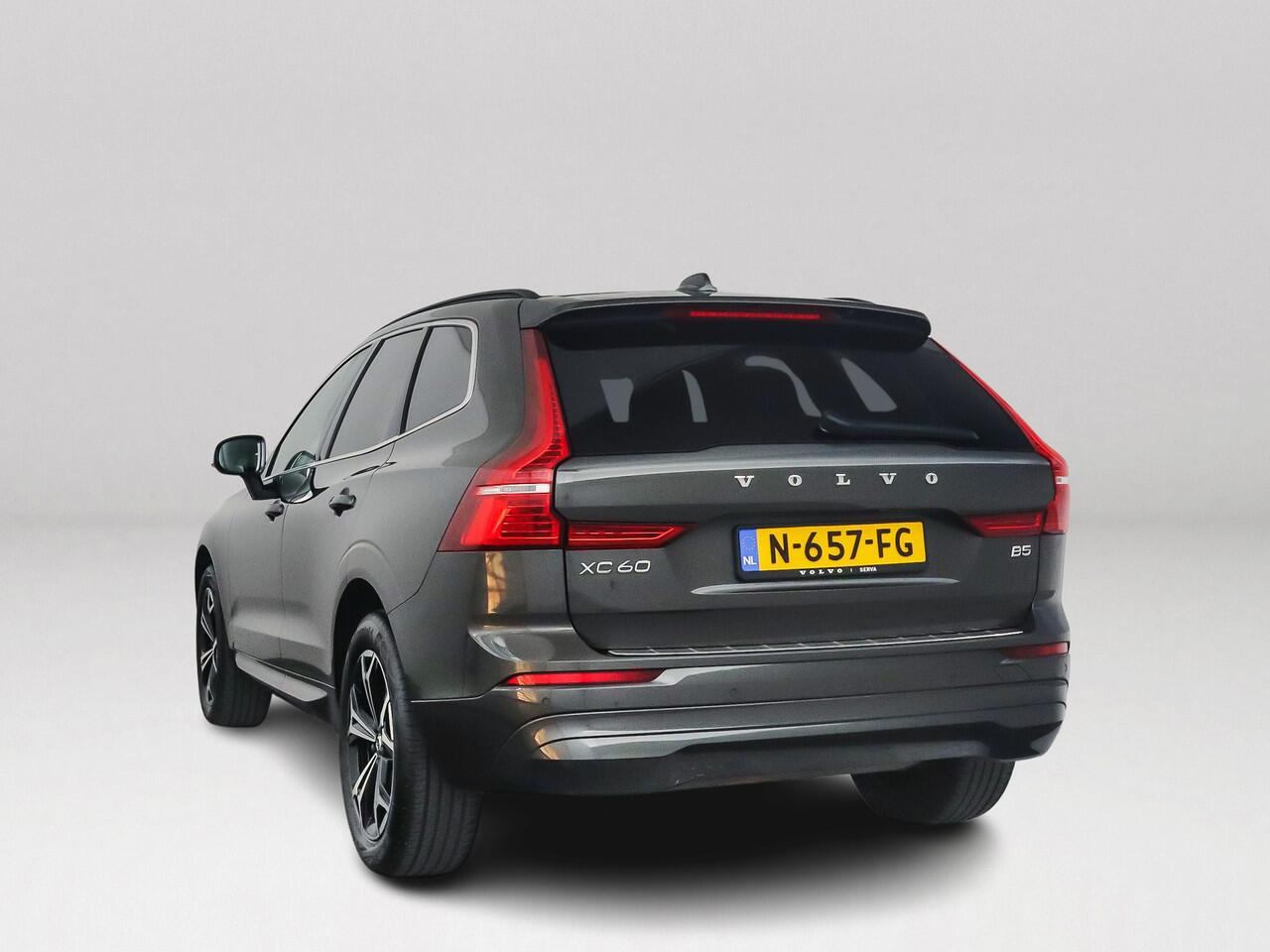 Volvo XC60 B5 Momentum Business | Parkeercamera | Harman Kardon | Stoel- en Stuurverwarming | Trekhaak
