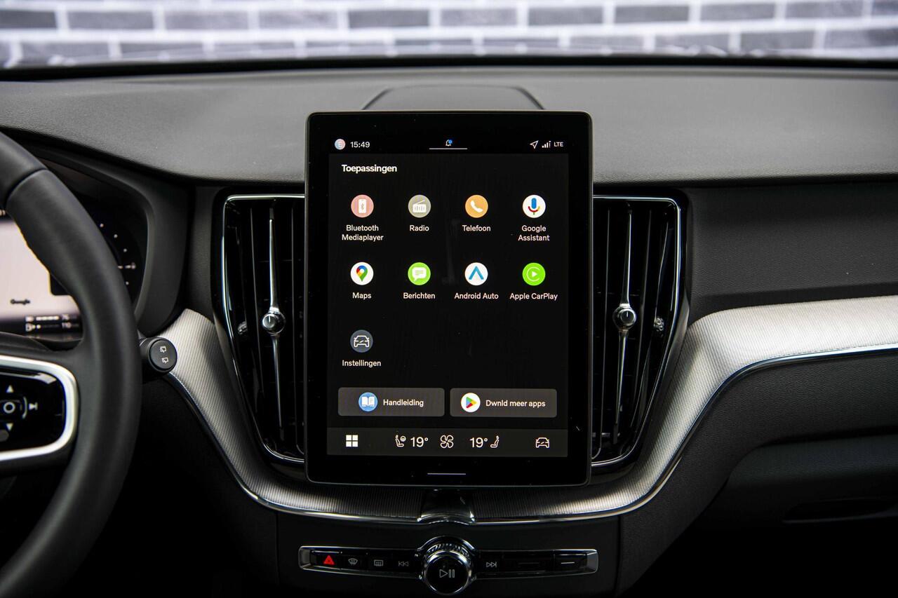 Volvo XC60 2.0 T6 Plug-in hybrid AWD Essential | Climate | Adaptive Cruise controle | Blis | Stoel + stuur verwarming | All season banden | Park Assist | Getint Glas |