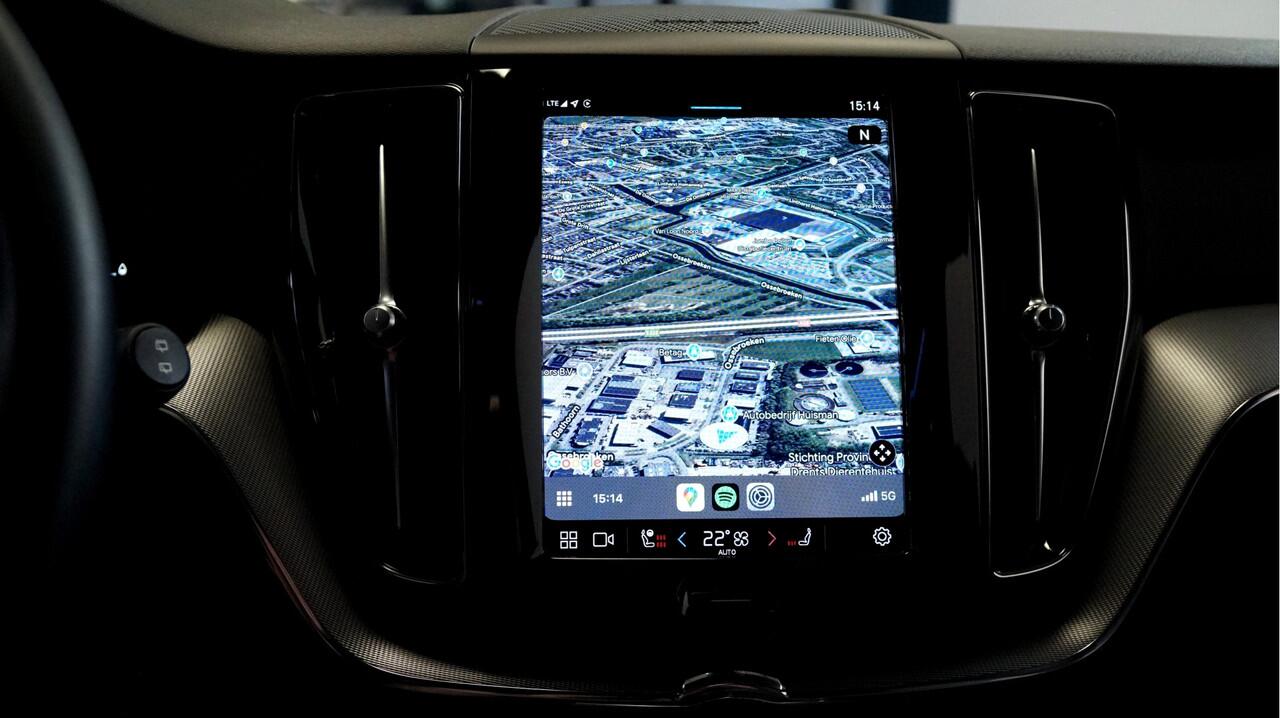 Volvo XC60 2.0 T6 AWD 293kW/399pk Aut8 Plug-in Hybrid Long Range R-Design LUCHTVERING + PANORAMADAK + HARMAN/KARDON + ADAPT.CRUISE + PILOT ASSIST + STOELVERWARMING V&A + 360 CAMERA + LANE ASSIST + BLIS + GOOGLE NAVI + PD-GLASS + PARKSENSOREN V&A + 22" LM-VELGEN!!