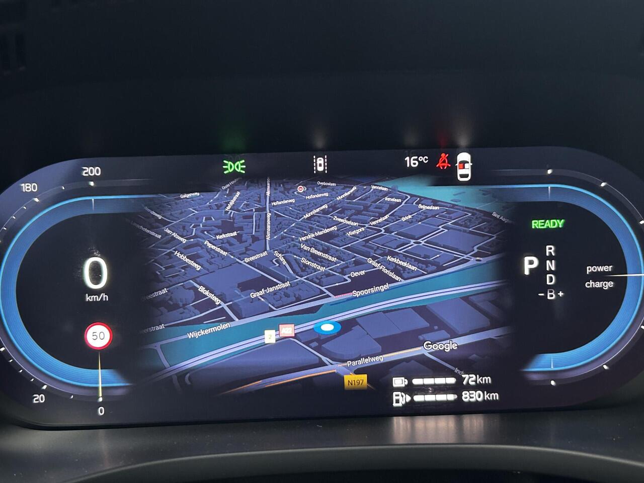 Volvo XC60 2.0 T6 Plug-in hybrid AWD Ultra Dark Panorama dak, 360Gr Parkeer Camera, Verwarmde stoelen+Stuur, Harman-Kardon Premium Sound, Electr. verstelbare voorstoelen, Trekhaak semi electrisch