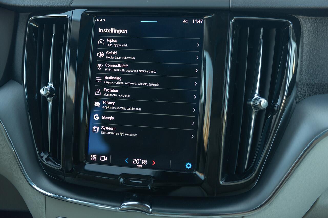 Volvo XC60 T6 Aut. LongRange Inscription Leder Panoramadak Parkeercamera 350pk