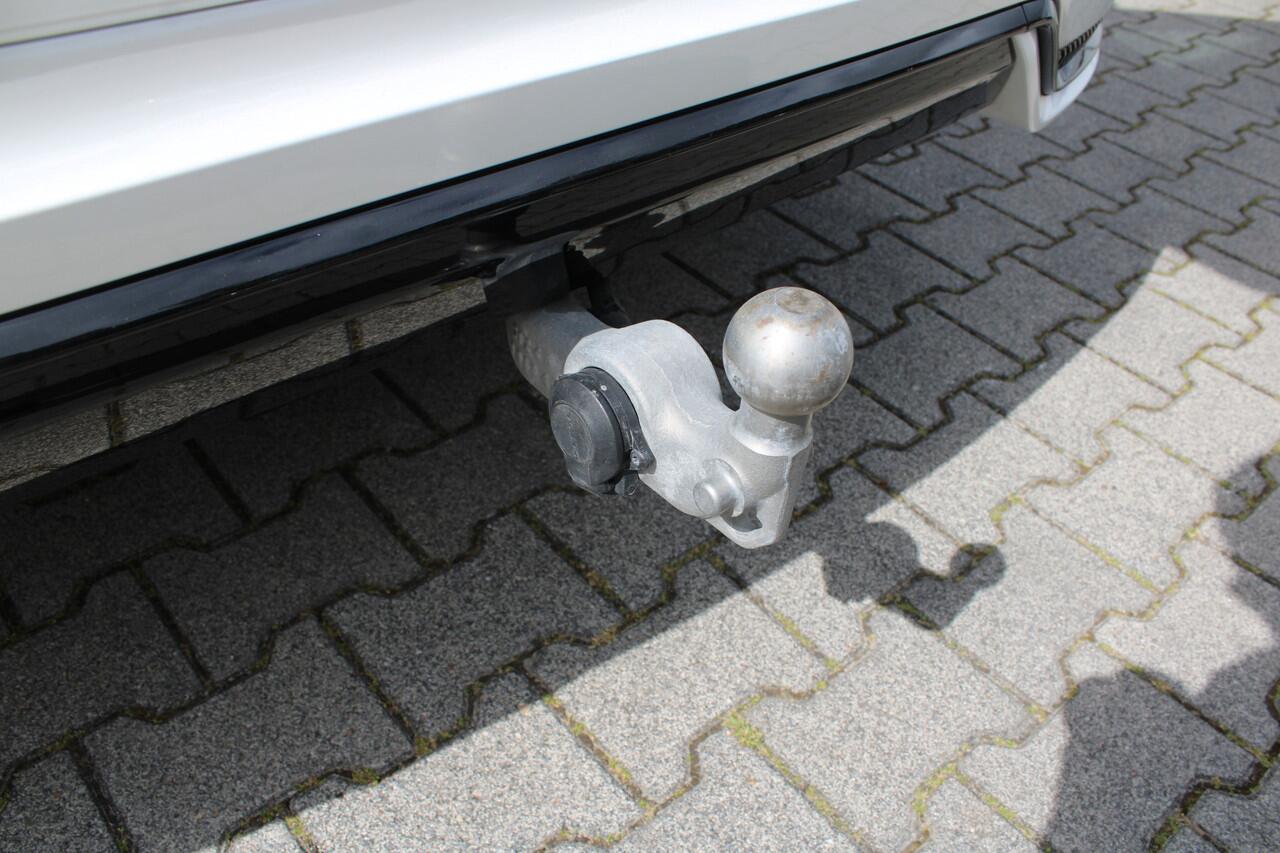 Volvo XC60 T6 Plug-in hybrid AWD Plus Dark | Trekhaak | Harman Kardon | Full LED