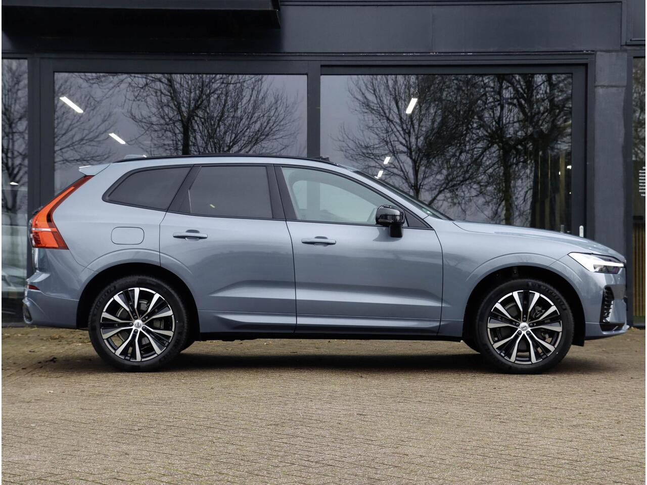 Volvo XC60 B4 Plus Dark Panodak | BLIS | Adapt. Cruise | Power Seats | Harman Kardon 197pk