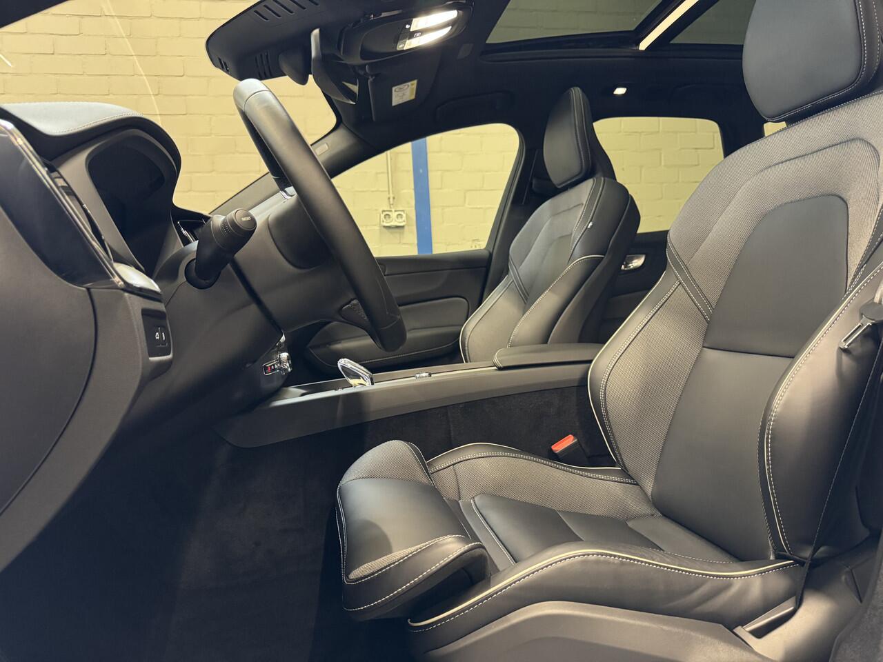 Volvo XC60 2.0 T8 Plug-in hybrid AWD Ultra Black Edition | Luchtvering | Bowers & Wilkins | Head Up | Trekhaak