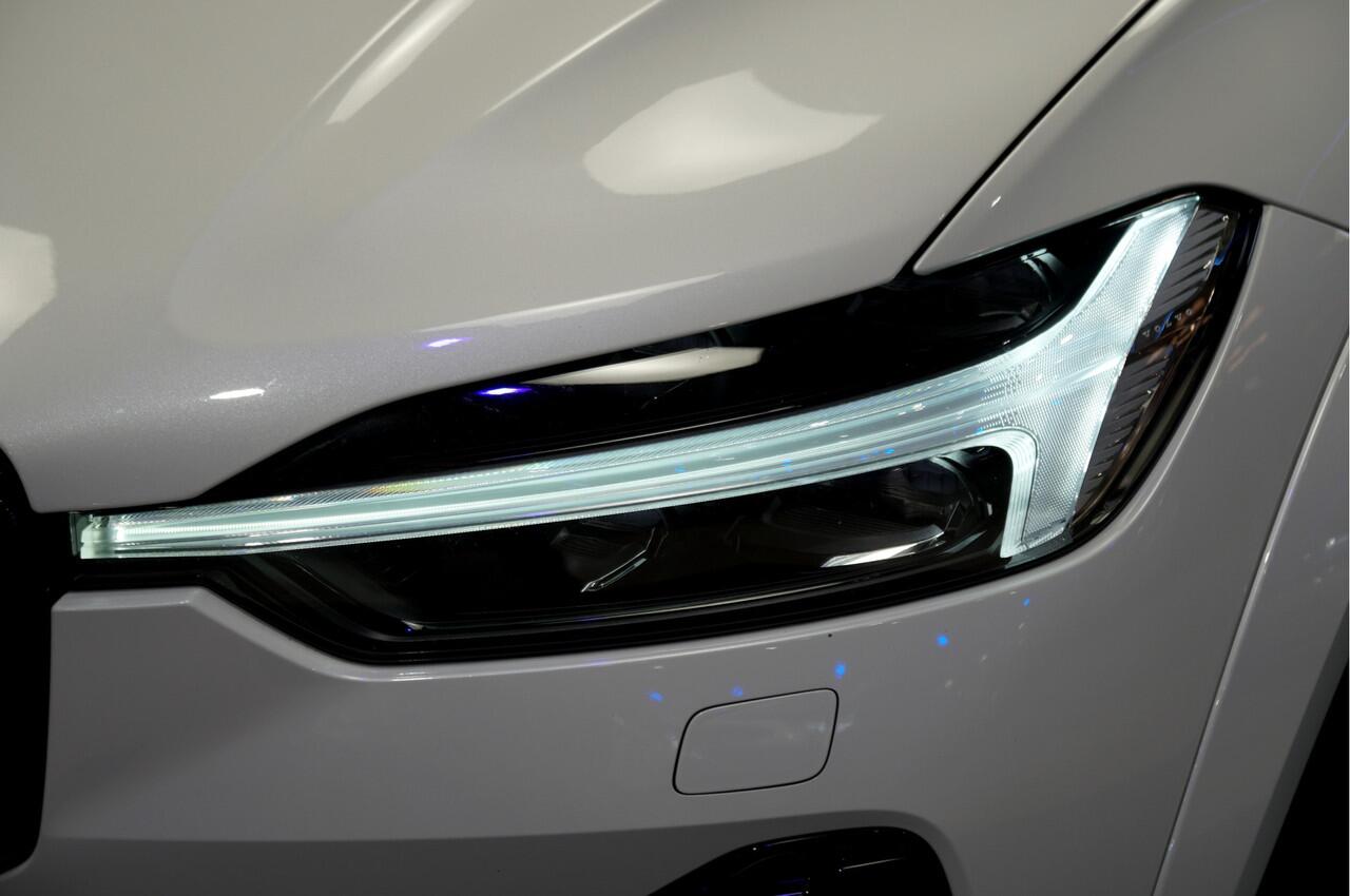 Volvo XC60 2.0 T8 AWD 342kW/465pk Aut8 Polestar Engineered BOWERS&WILKINS + ÖHLINS ONDERSTEL + PANORAMADAK + PILOT ASSIST + FULL LED KOPLAMPEN + 360 CAMERA + STANDKACHEL + ON-CALL + ADAPT.CRUISE + STOEL-&STUURVERWARMING + 22" LM-VELGEN!!