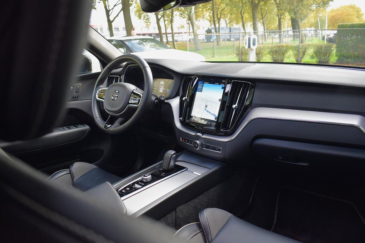 Volvo XC60 2.0 T8 Twin Engine AWD R-Design |PANO|LUCHTVERING|