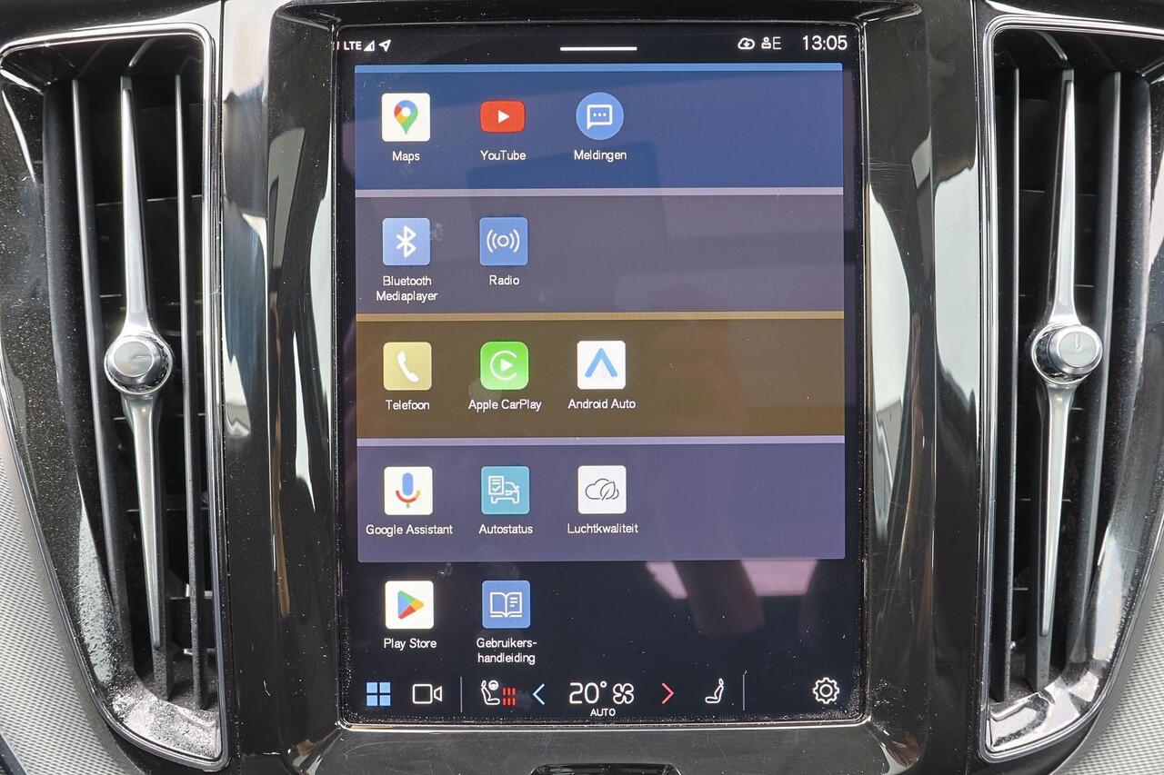 Volvo XC60 T6 Recharge AWD Plus Dark - Panorama/schuifdak - IntelliSafe Assist & Surround - 360º Camera - Verwarmde voorstoelen, stuur & achterbank - Parkeersensoren voor & achter - Elektr. bedienb. voorstoelen met geheugen - Draadloze tel. lader - Elektr. inklapbar