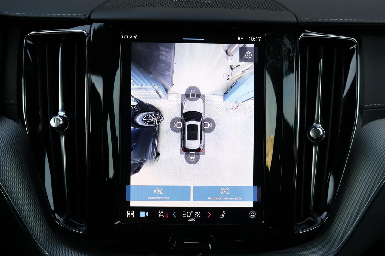 Volvo XC60 T6 Recharge AWD Ultra Dark - Panorama/schuifdak - IntelliSafe Assist & Surround - 360º Camera - Harman/Kardon audio - Adaptieve LED koplampen - Verwarmde voorstoelen, stuur & achterbank - Parkeersensoren voor & achter - Elektr. bedienb. voorstoelen met ge