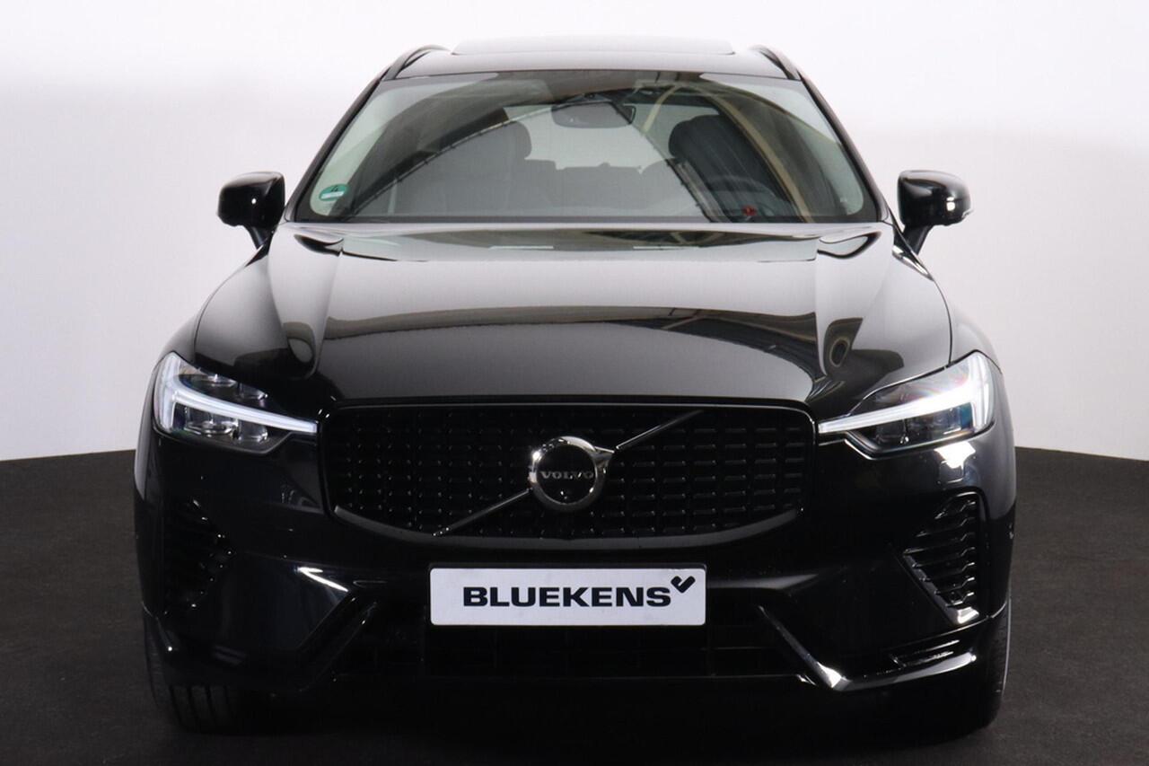 Volvo XC60 T8 Recharge AWD Ultimate Dark Volvo XC60 T8 Plug-in hybrid AWD Ultimate Dark - Panorama/schuifdak - IntelliSafe Assist & Surround - 360º Camera - Verwarmde voorstoelen, stuur & achterbank - Parkeersensoren voor & achter - Elektr. bedienb. voorstoelen met 
