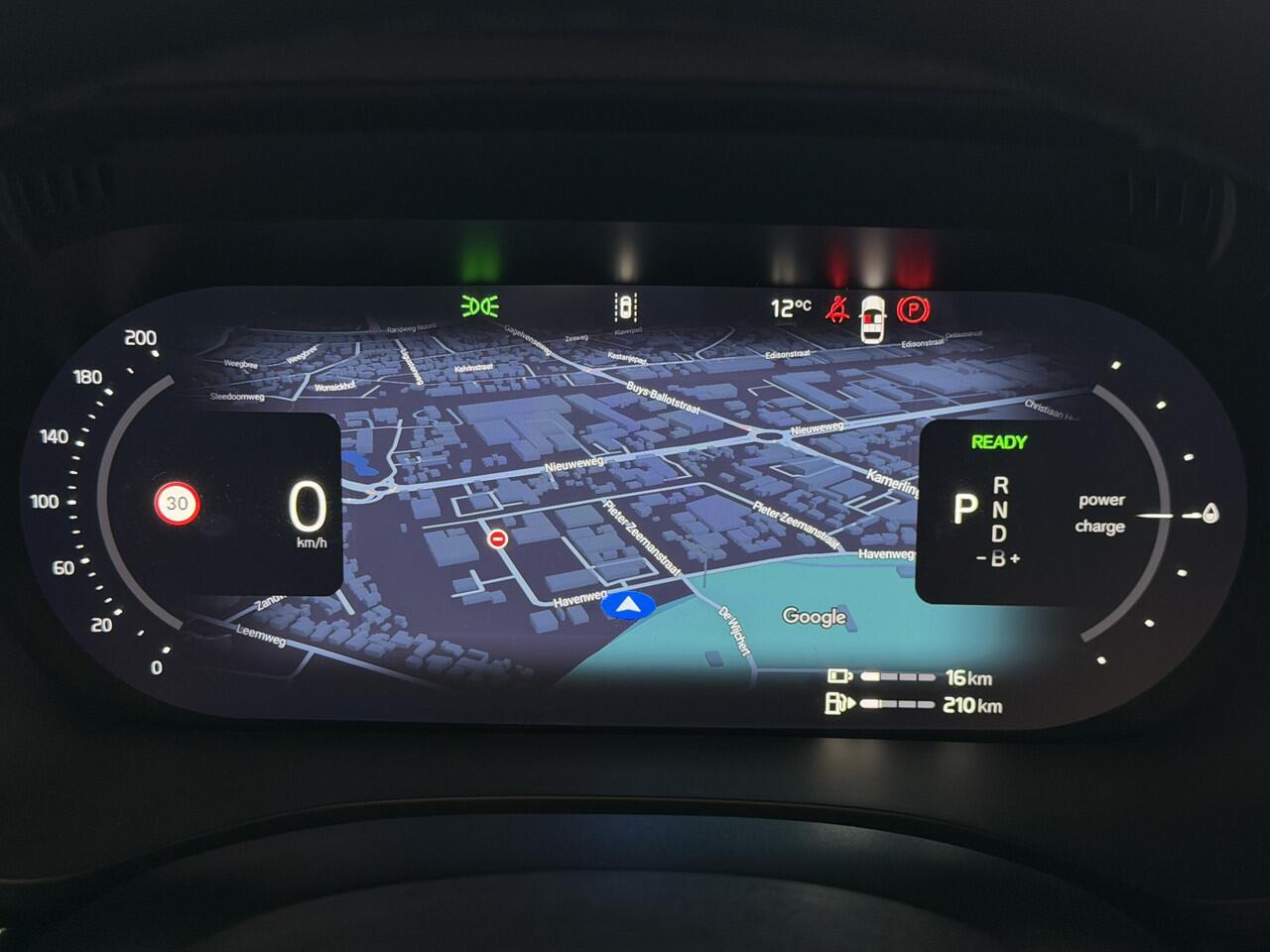 Volvo XC60 2.0 T6 AWD PLUS BLACK EDITION NW MODEL SCHUIFDAK HARMAN KARDON LEER PHEV Plug in Hybrid ultra dark black edition ? Top Auto's Wijchen , Altijd een Ruim aanbod van Volvo's i BUSINESS / CORE / BRIGHT / DARK / ULTRA DARK / PLUS DARK / BLACK EDITION / ESS