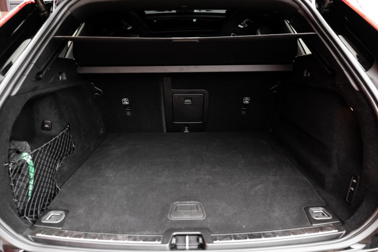 Volvo XC60 XC 60 T6 AWD Ultra Black | Massage | B&W | Pano | HuD |