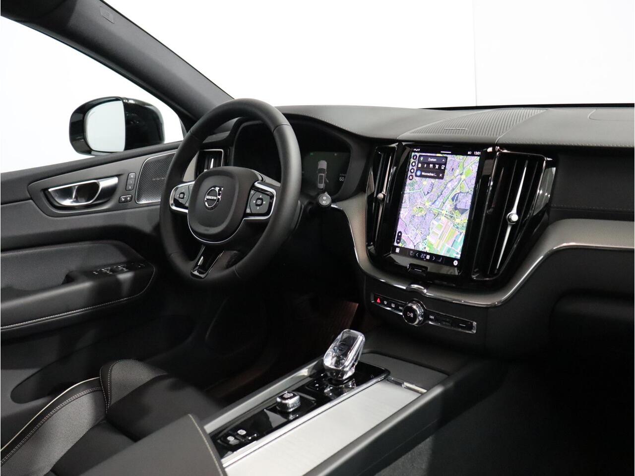 Volvo XC60 T6 AWD Plug-in hybrid Ultra Dark / Stoel+stuur+achterbankverwarming / Contourstoelen / Privacy glass / Elektr. bed. stoelen