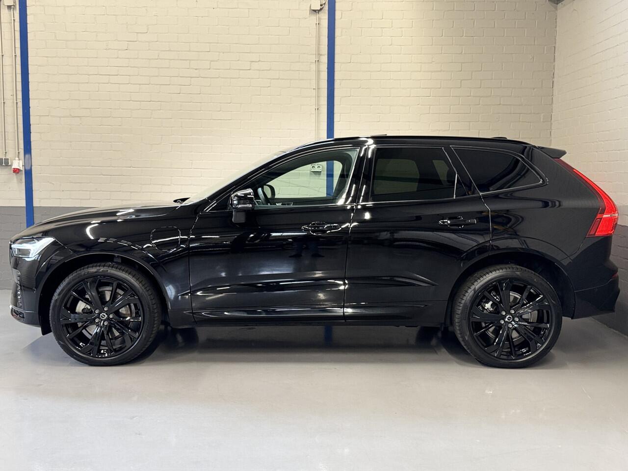 Volvo XC60 2.0 T8 Plug-in hybrid AWD Ultra Black Edition | Luchtvering | Bowers & Wilkins | Head Up | Trekhaak