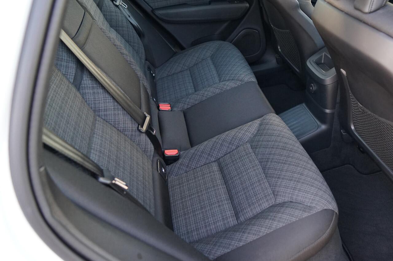 Volvo XC60 2.0 T6 Plug-in hybrid AWD Core Bright Pano, Carplay