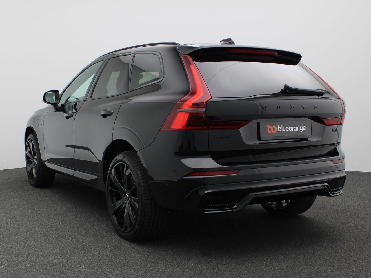 Volvo XC60 2.0 T6 Plug-in hybrid AWD Plus Dark 350PK Aut. Facelift, Pano-Schuifdak, 21" LM velgen, 360gr. Camera, Navi, Keyless, Harman Kardon Audio, Side Assist, Stoelverwarming, Adaptieve Cruise Controle