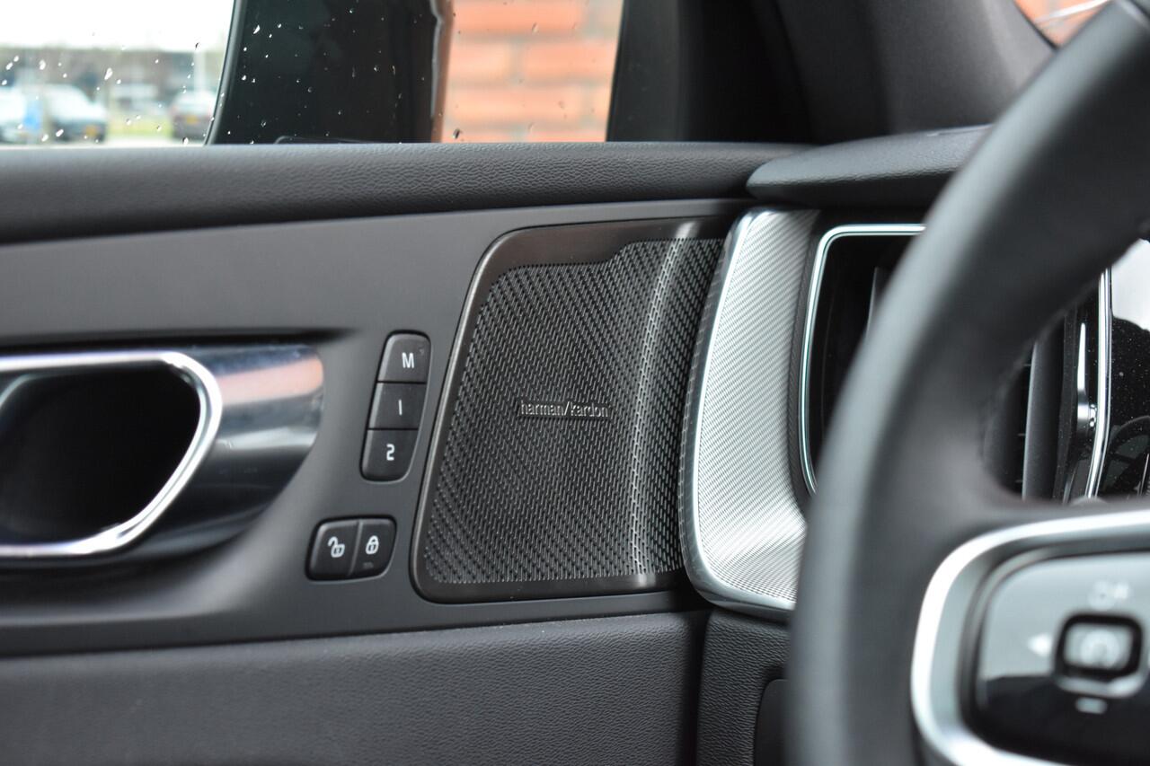 Volvo XC60 T6 350PK Plug-in hybrid AWD Plus Dark Long Range | Harman/Kardon | 360 Camera | Lighting |