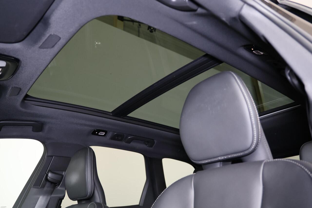 Volvo XC60 T8 Recharge AWD Ultra Black Edition - Luchtvering - Panorama/schuifdak - Massage&Ventilatie stoelen - IntelliSafe Assist & Surround - 360º Camera - Bowers & Wilkins audio - Nappa leder - Adaptieve LED koplampen - Verwarmde voorstoelen & stuur - Parkeersen