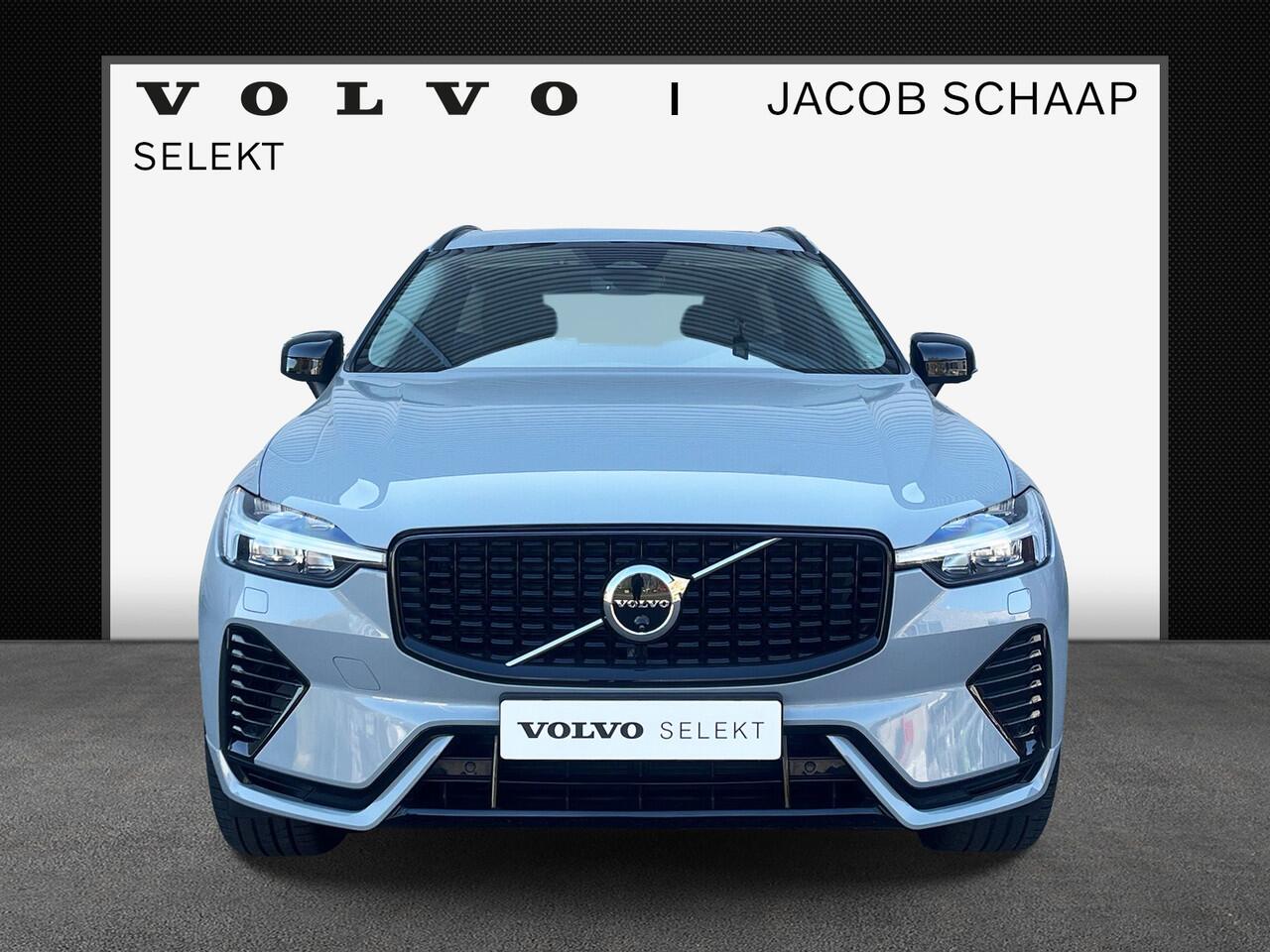 Volvo XC60 T6 Plug-in AWD Ultimate Dark / Head-Up / Trekhaak / Blis / 360 Camera / Schuif/kanteldak /