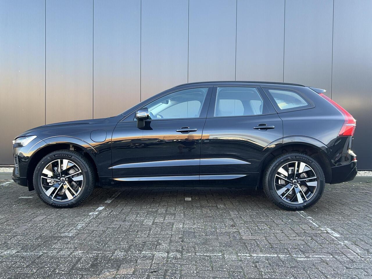Volvo XC60 2.0 T6 Plug-in hybrid AWD Essential / Driver assist / 19 inch / Stoelverwarming / Stuurverwarming / Park assist voor- en achter / All-season banden