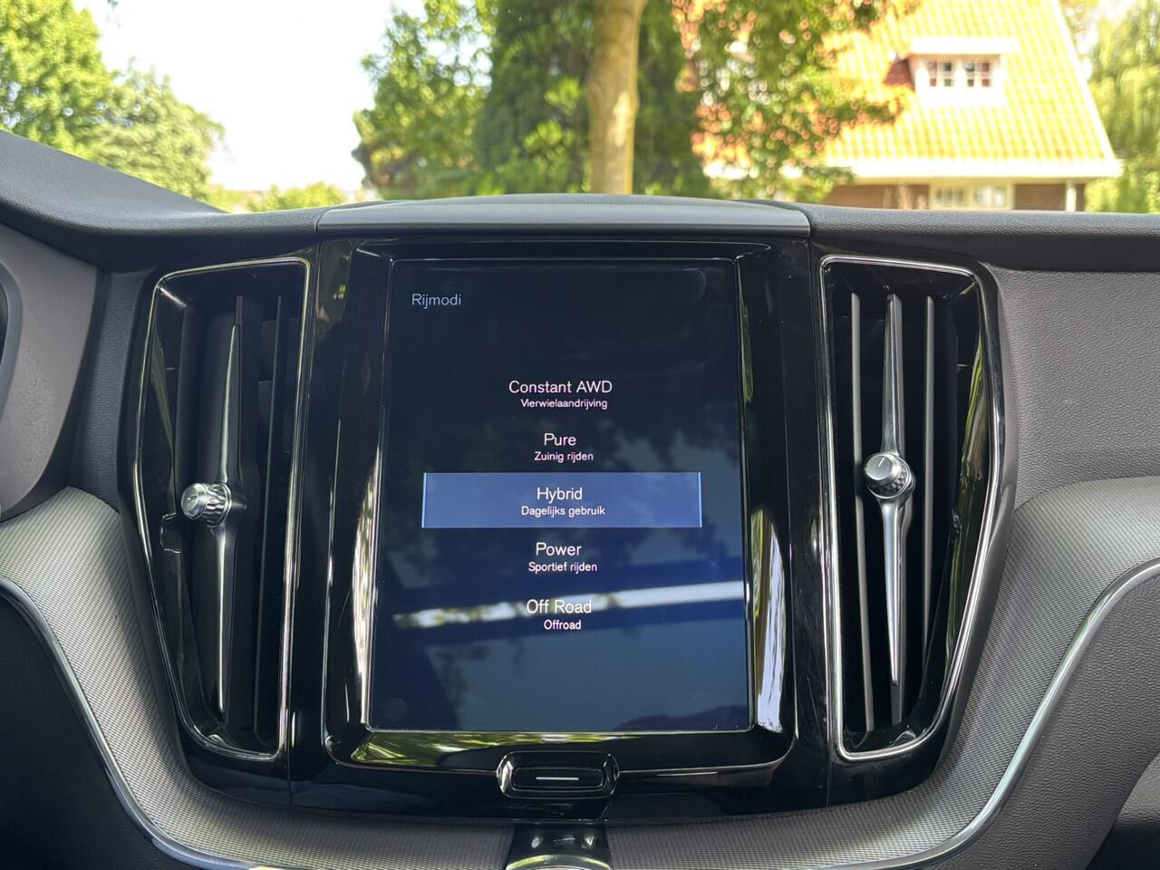 Volvo XC60 T8 AWD R-Design DAB Pano Keyless Pilot Assist