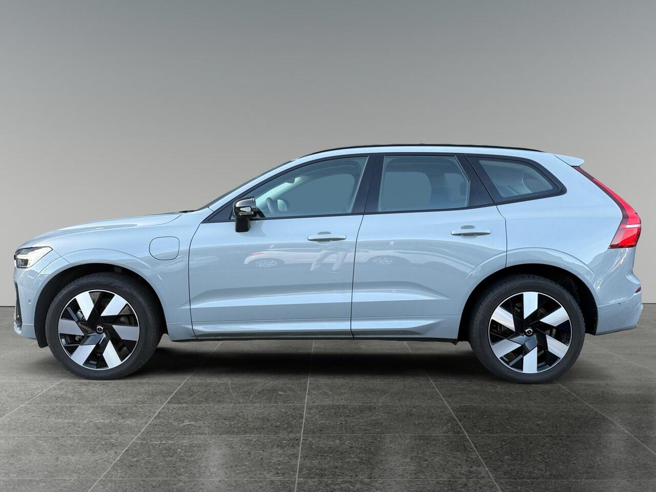 Volvo XC60 2.0 T6 Plug-in hybrid AWD Ultra Dark | Trekhaak | Panoramadak | Stoelverwarming | Head-up Display |