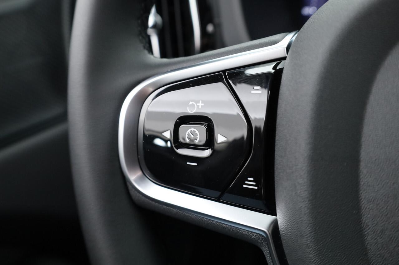 Volvo XC60 T6 Plug-in hybrid Ultra Black Edition | Facelift | Pano | HUD | 360cam | Harman Kardon | Memory seats | Pilot Assist |