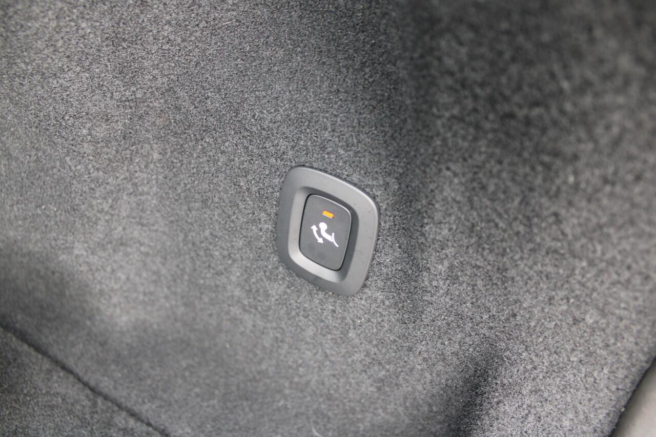 Volvo XC60 T6 Plug-in hybrid AWD Ultra Dark