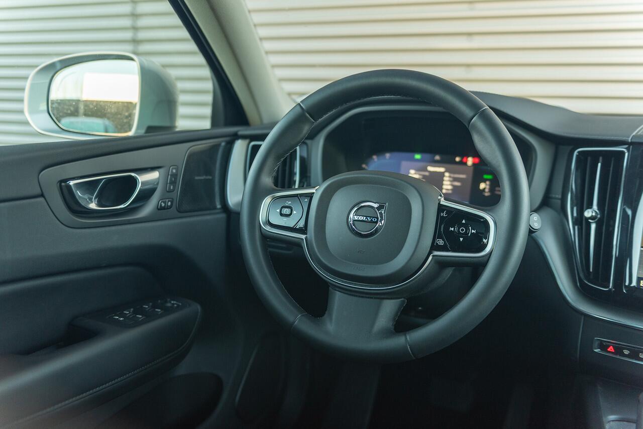 Volvo XC60 T6 Aut. Long Range Ultimate Bright Leder ACC Stoelverwarming 350pk