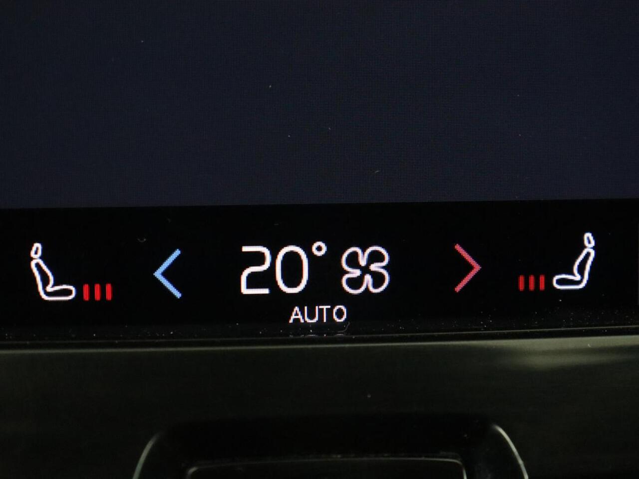 Volvo XC60 2.0 Recharge T6 AWD Inscription | Panoramadak | Trekhaak | Leder | Stoelverwarming | Camera | Carplay | Navigatie | Full LED | Parkeerhulp | Memory | PHEV | Plug In