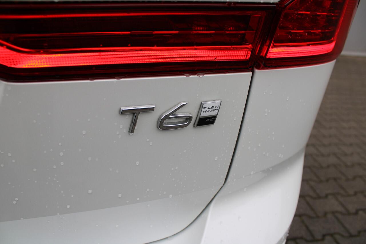 Volvo XC60 T6 Plug-in hybrid AWD Ultra Dark | Head up display | 21" Velgen | Harman Kardon