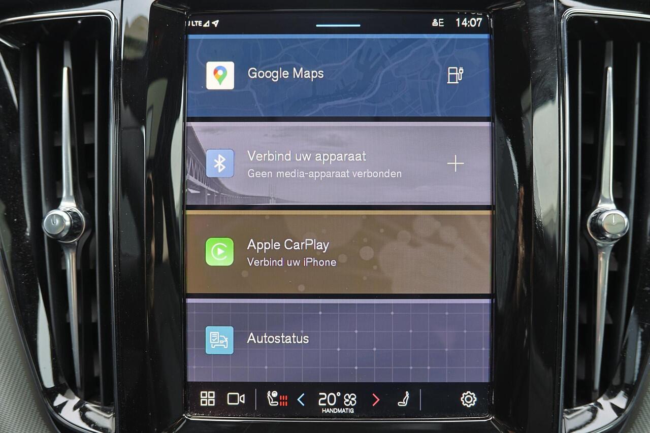 Volvo XC60 T8 Recharge AWD Ultra Black Edition - Luchtvering - Panorama/schuifdak - IntelliSafe Assist & Surround - 360º Camera - Harman/Kardon audio - Adaptieve LED koplampen - Verwarmde voorstoelen, stuur & achterbank - Parkeersensoren voor & achter - Elektr. bedi