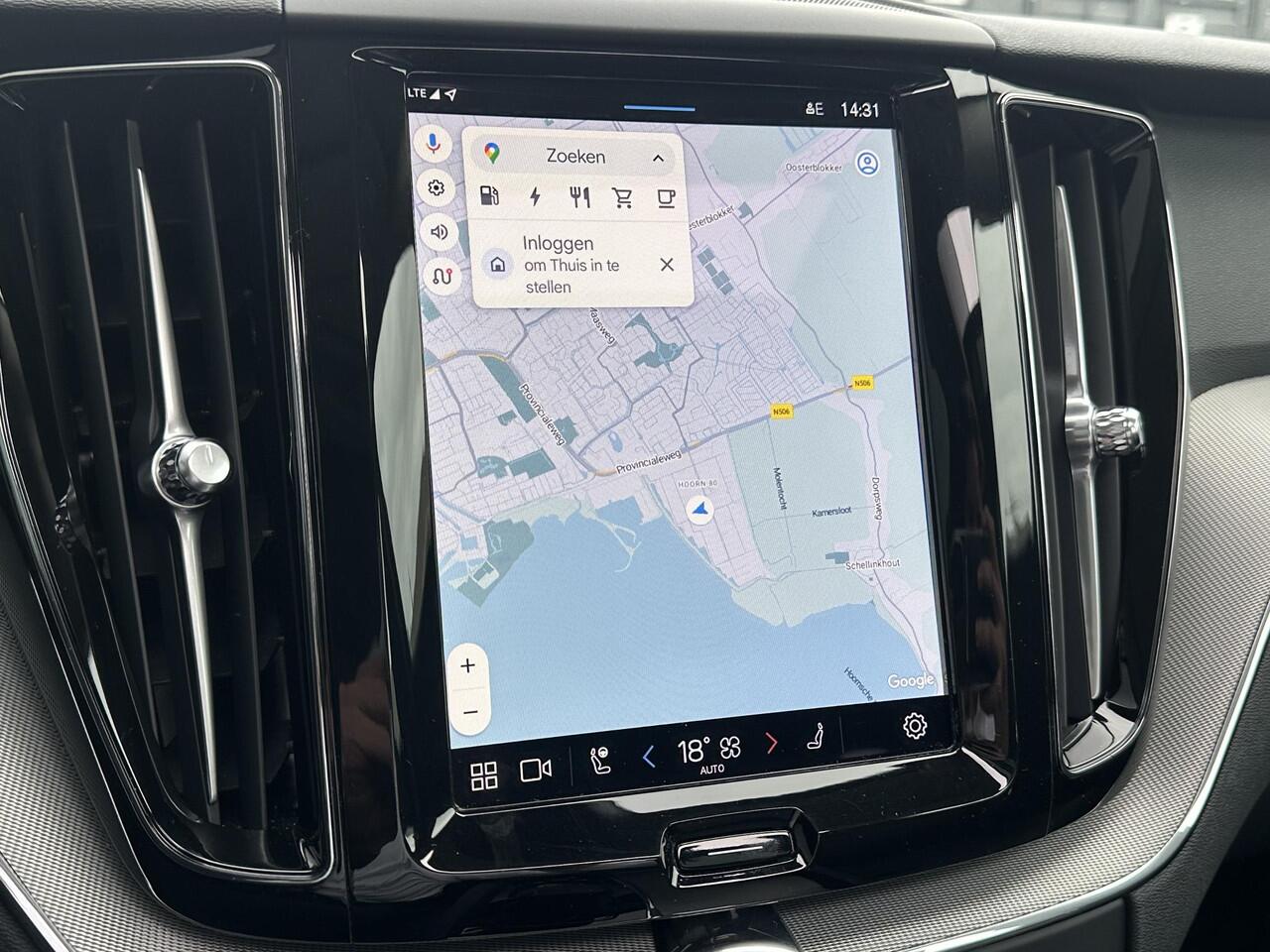 Volvo XC60 2.0 T6 Plug-in hybrid AWD Plus Dark intellisafe/ schuifdak/ 360 camera / trekhaak/ 18 inch